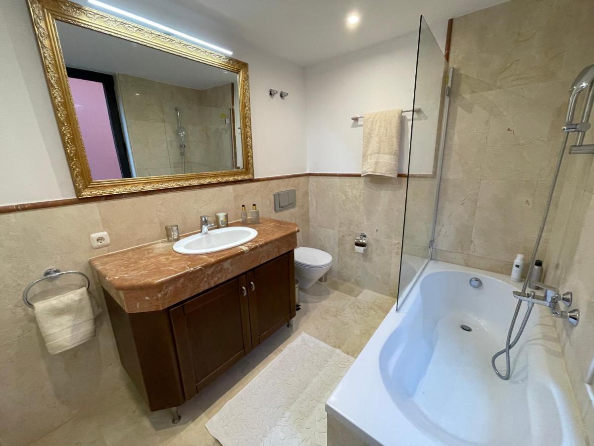 Calahonda Luxury Apartment With A Stunning Sea View มิฮาส ภายนอก รูปภาพ